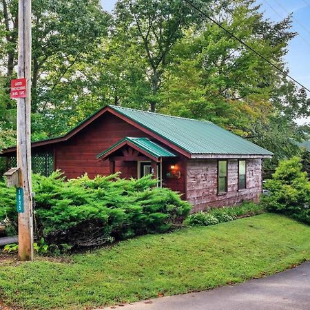 Romantic Mtn Cabin Hot Tub & Jacuzzi Views Villa Sevierville Eksteriør billede