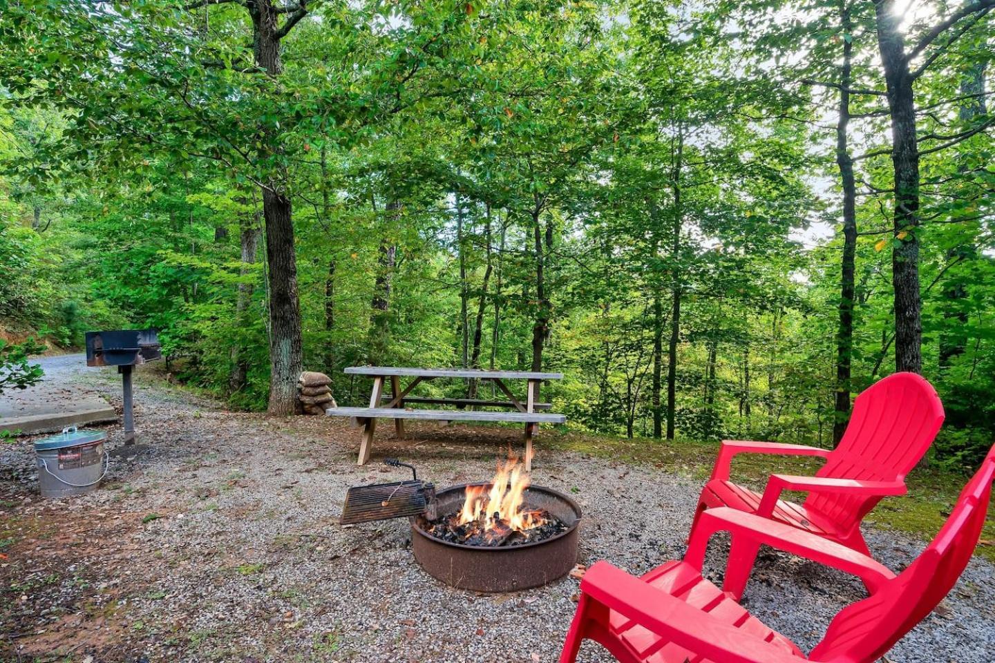 Romantic Mtn Cabin Hot Tub & Jacuzzi Views Villa Sevierville Eksteriør billede