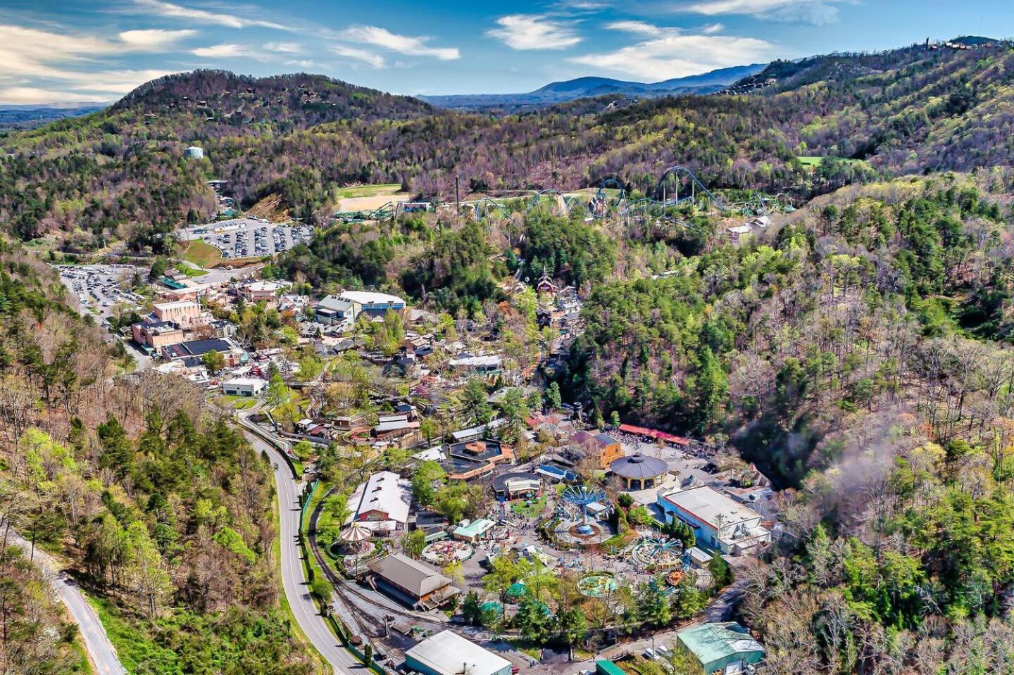 Romantic Mtn Cabin Hot Tub & Jacuzzi Views Villa Sevierville Eksteriør billede